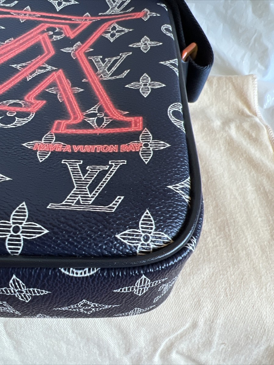 使い勝手の良い♪【LOUIS VUITTON】Danube Upside Down Ink PM Authentic Louis Vuitton Danube PM Upside Down Ink Shoulder
