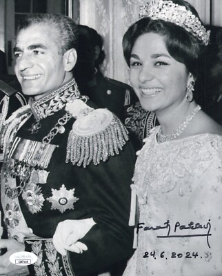 Farah Pahlavi signed Queen autographed 8x10 photo JSA COA   #5
