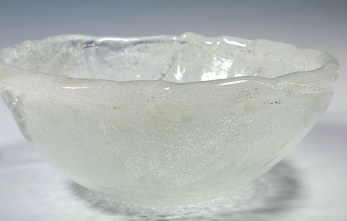 Toshichi Iwata Japanese Art Glass 8 1/2