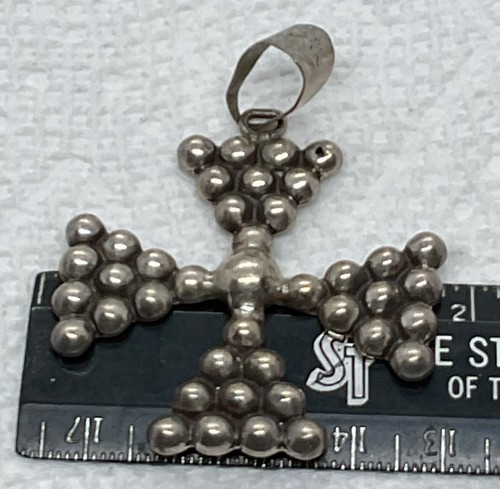 A Vintage Made In Mexico Sterling Silver Cross Pendant. Weighs 10.9 Grams. - Picture 4 of 4