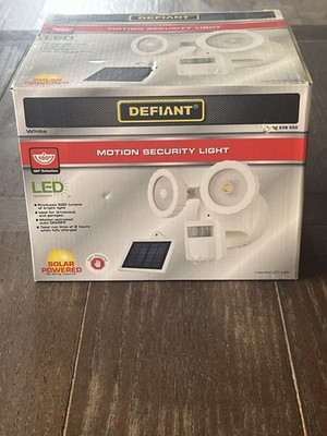 Defiant 500 Lumen 180-Degree White Solar Powered Motion LED Outdoor Flood Light