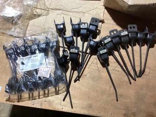 Lot of 25 New Holand Right Rake Teeth Silver Series 352045 Tractor Attachment