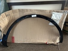 BENTLEY BENTAYGA vorne Rechts radkastenleiste wheel trim arch moulding 36A853717