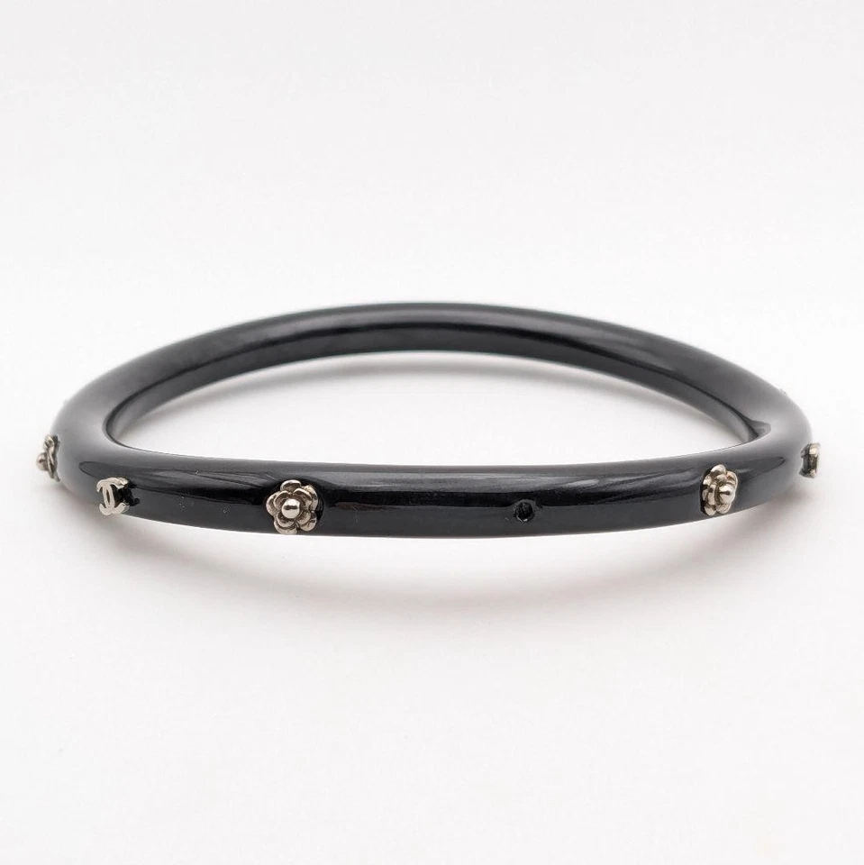 Brazalete Brazalete CHANEL Brillo Negro Resina Plata Logo CC Flor Camelia 02A Foto 4 de 4