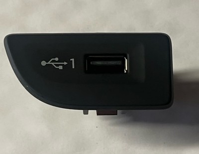 Genuine 2017-2020 AUDI A3 Mk3 Audio Auxiliary Jack Interface Port 8V1035726