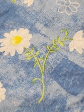 Tablecloth Round Daisy Design Approx 59" Easy Care Cotton
