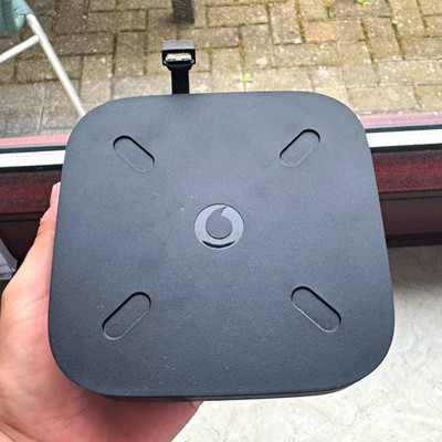 Vodafone GigaTV Festplatte Kabel-TV Set-Top-Box TV-Receiver, Schwarz