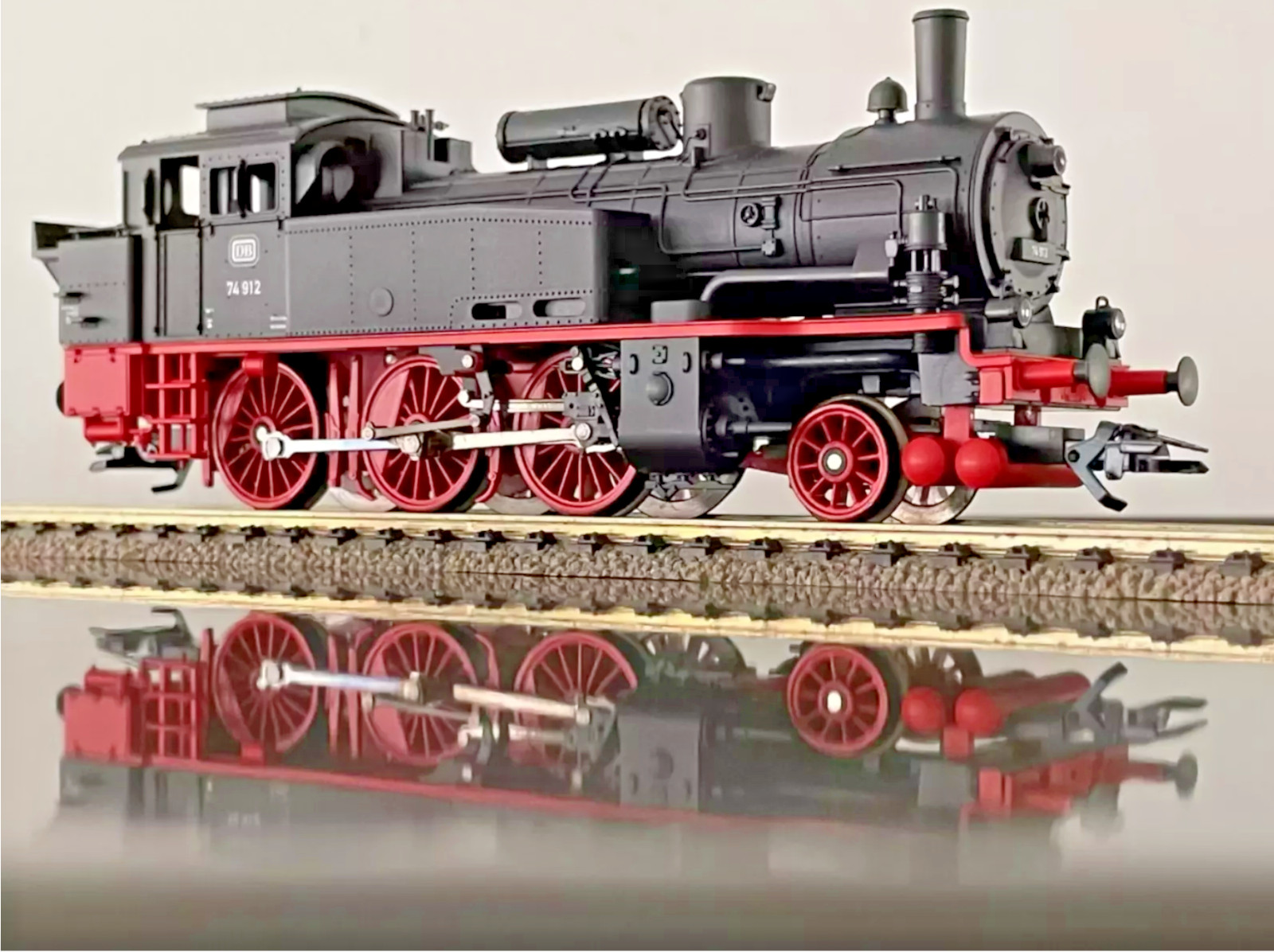 TRIX 22854 Serie 74 DB locomotive vapeur H0 avec prise NEM 21 pour decodeur DCC