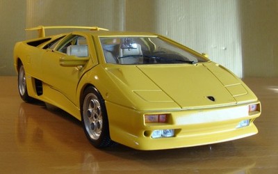 Lamborghini Diablo gelb 1:18 Bburago