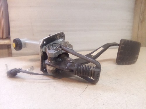 Freightliner Cascadia 965 001 052 6 Clutch Pedal A02-14042-000