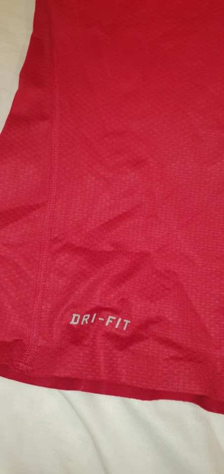 NIKE PRO COMBAT SHORT SLEEVE SIZE L - Image 3 of 4