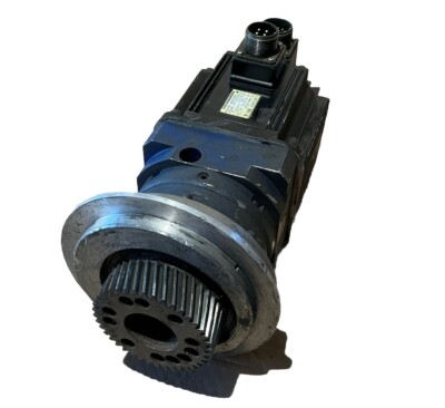 YASKAWA AC SERVO MOTOR SGMGH-09DCA61, W/ Alpha getriebebau TP 025-MF1-5. A31