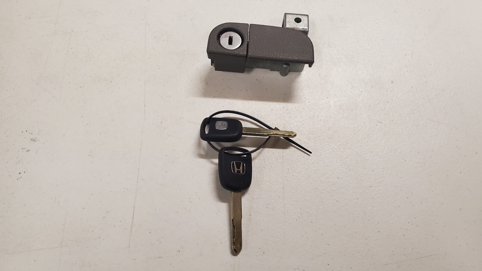 Honda Odyssey Glove Box Latch 20082010 GRAY Compartment Handle Lock