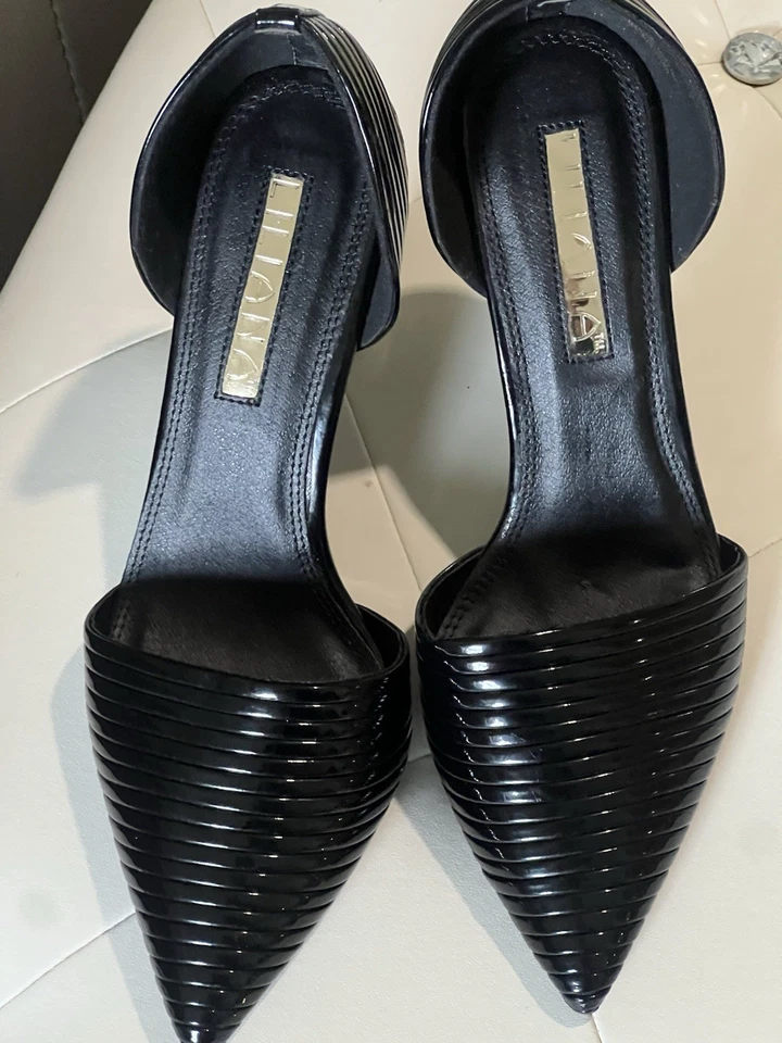 Zapatos de tacón alto Liliana D’Orsay negros. Usado en muy buen estado. Foto 3 de 4