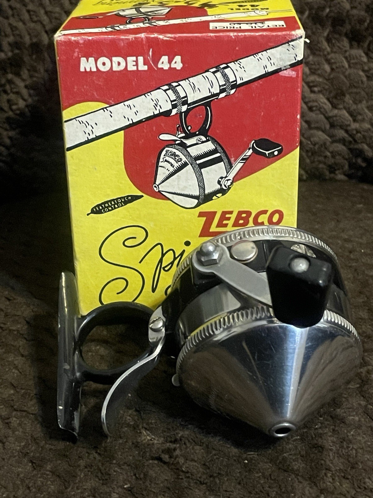 Vintage Zebco 44 Spinner Underspin Casting Reel w- Original 
