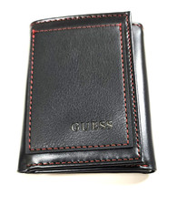 NEW GUESS BLACK RED STICHES ACCENT,EMBOSSED LOGO LEATHERETTE MEN TRIFOLD WALLET