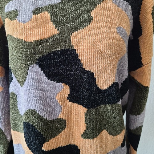 Lisa Todd Women's Camo Round Neck Sweater Size Large Chenille Soft Comfy NEW NWT - Picture 14 of 14