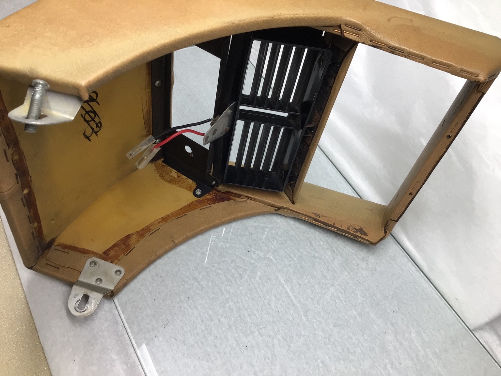 1966 - 1980 Rolls Royce Silver Shadow  Wraith II Center Console with Vent