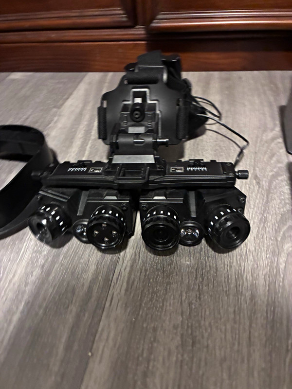 Modern warfare 2019 night vision goggles collectors item! Open to offers !