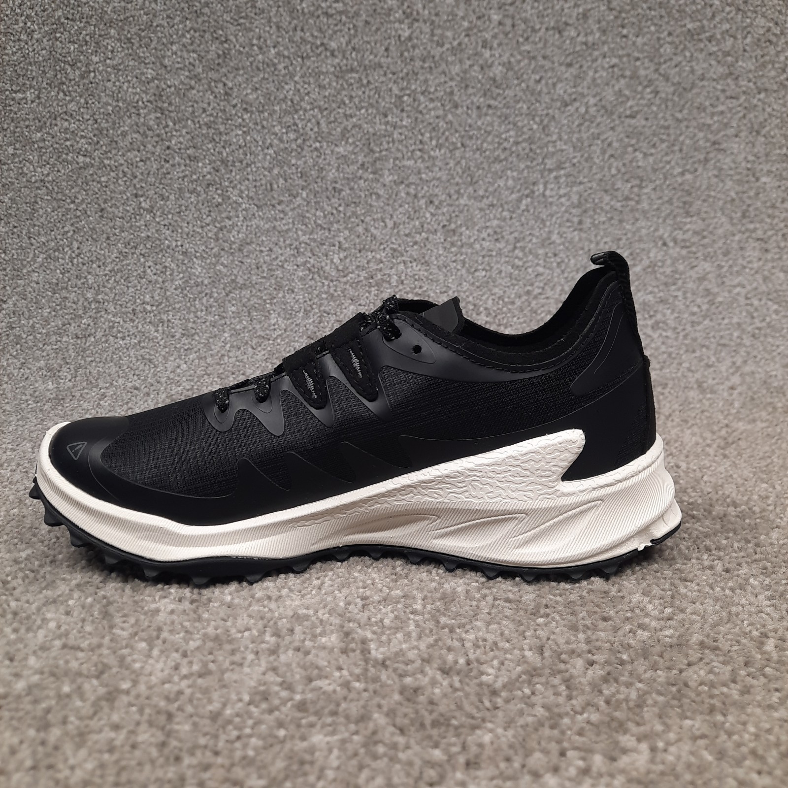 Scarpe da corsa Keen Zionic Speed Trail sneaker donna taglia 9 nere stringate basse