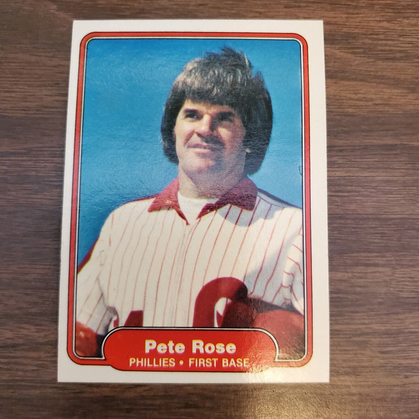 VINTAGE - FLEER BASEBALL CARD PETE ROSE #256 1982 PACK FRESH LOOK!!