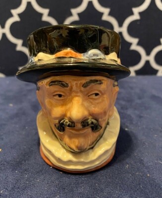 Royal Doulton ''Beefeater'' D6233 Toby Mug