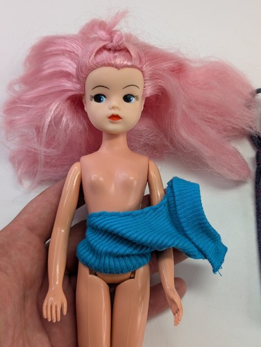 Space Fantasy Sindy Doll Pedigree Pink Hair 033055X - Picture 4 of 19