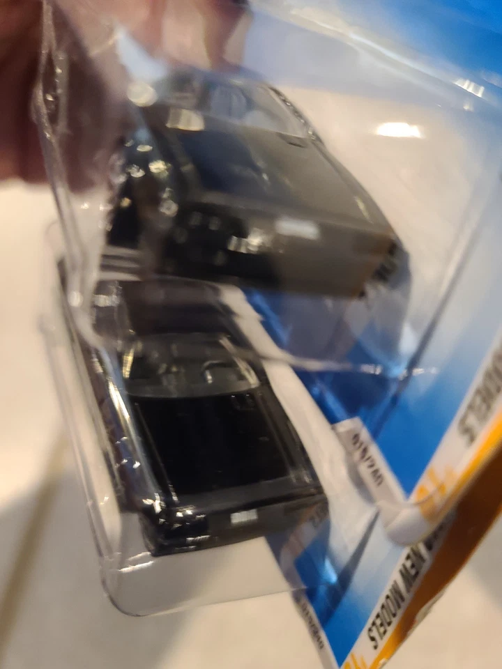 Hot Wheels Delorean lot of 4 2010 & 2011 Black, Gold & Back To The Future - Image 3 of 4