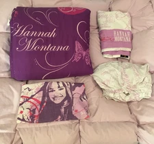 Disney HANNAH MONTANA Purple TWIN Size Comforter and 3-pc Sheet Set