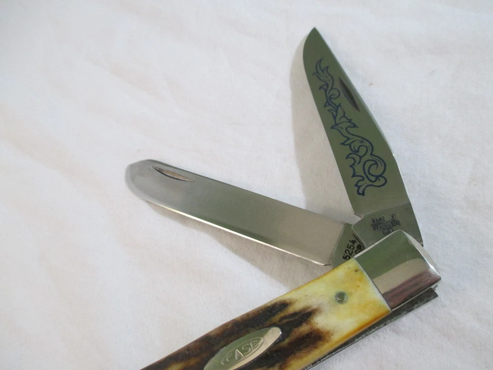 Case XX Vintage 1977 Blue Scroll Stag Trapper 5254 SS - Image 2 of 4