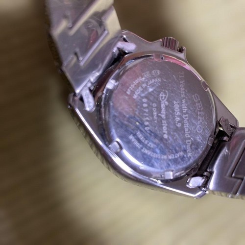 Seiko Cal.8F53 Édition Limitée Donald Canard Disney Quartz Montre Hommes Auth - Photo 4 sur 8