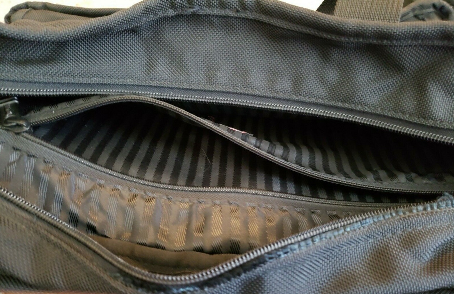 VTG Tumi Nylon Laptop Computer Bag Satchel Black Mess… Gem