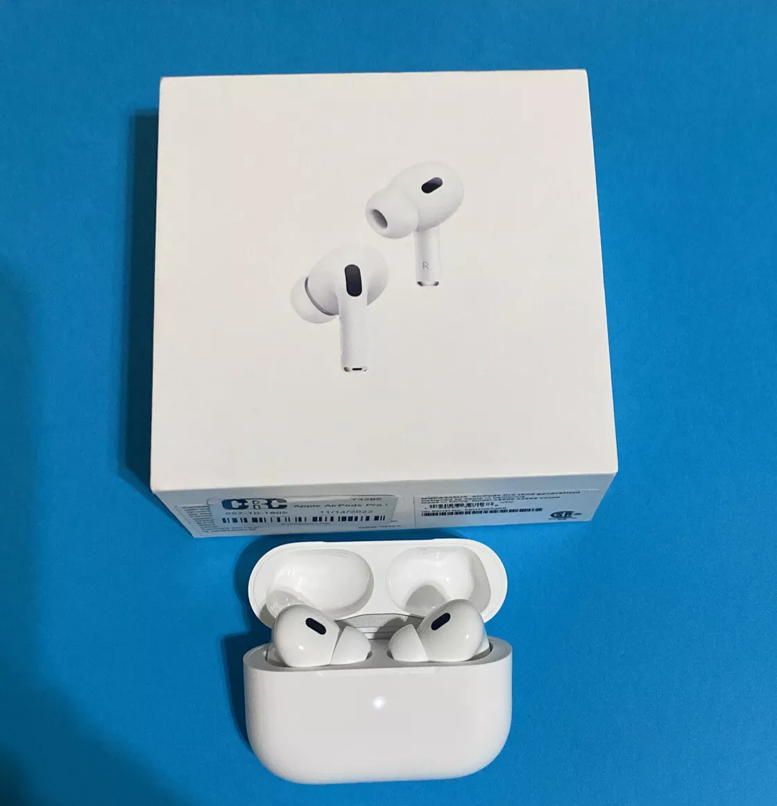 Apple AirPods Pro 2 MagSafe Wireless Charging Case - White