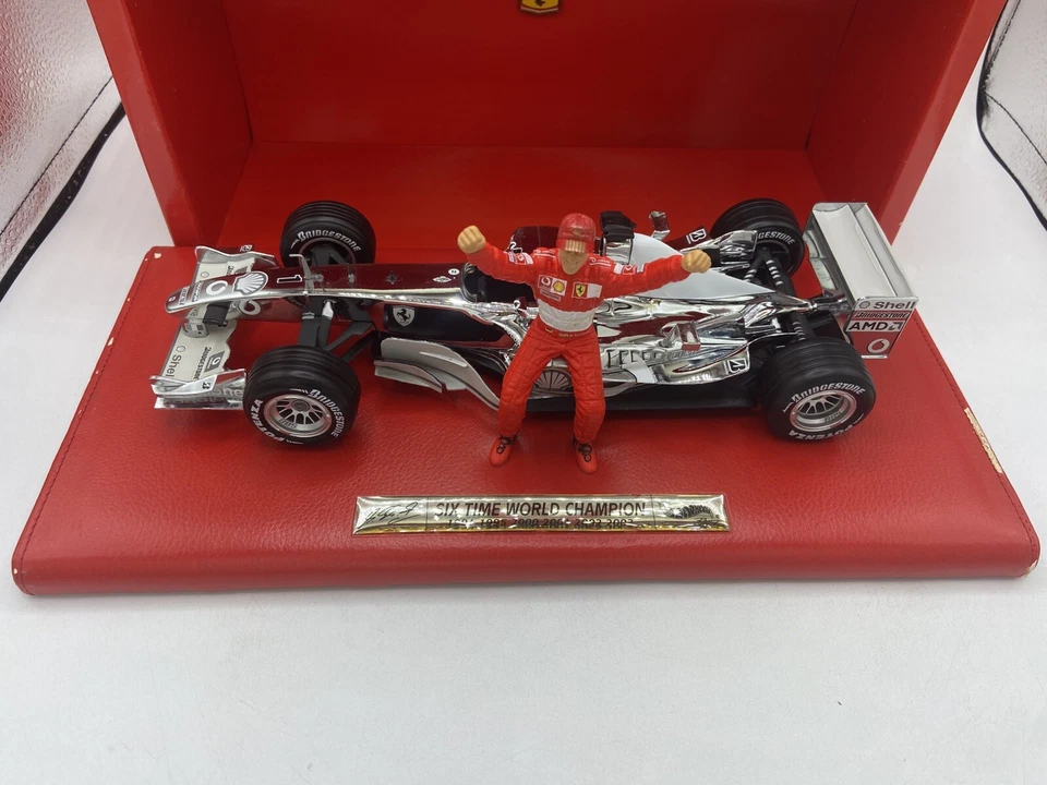 1:18 F2004 SIX TIME WORLD CHAMPION SCHUMACHER CHROME - HOTWHEELS 1/18 - Immagine 4 di 4