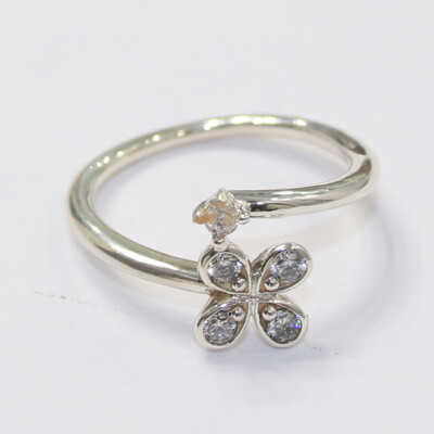 New Pandora Four-Petal Flowers Twisted Ring 197988CZ With Suede Pouch