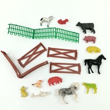 Vintage Made In Hong Kong Farm Animals Lot Plastic Toys Horses Dogs Fences Pig