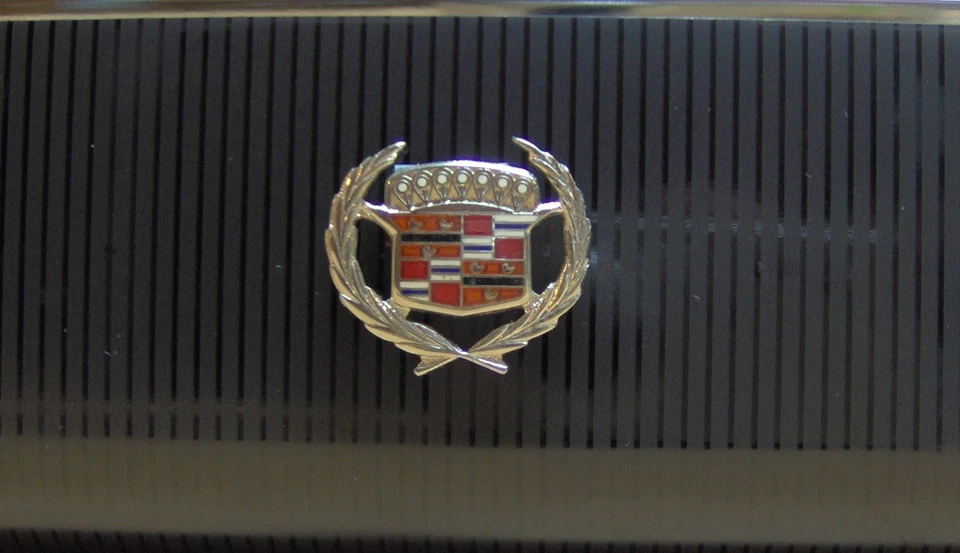 1963 1964 1965 1966 1967 1968 1969 1970 1971 1972 1973 Cadillac TISSUE DISPENSER - Image 2 of 2