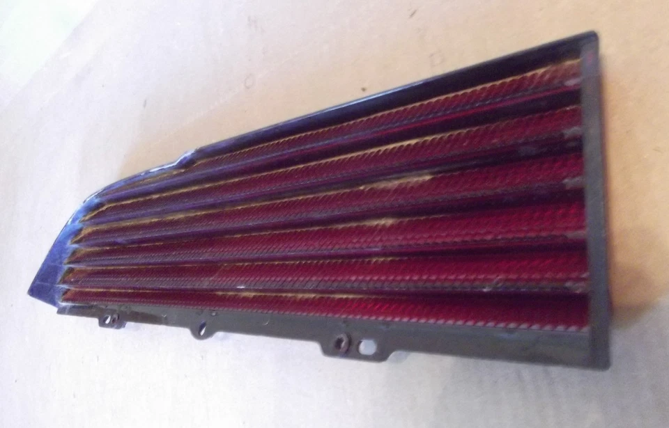 Lente de luz trasera derecha Pontiac Firebird 1979 80 81 transmisión automática ~ limpia ~ original OEM Foto 4 de 4