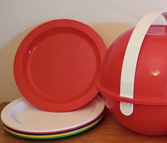 MCM INGRID CHICAGO Party Ball Picnic Set Camping Tailgate Plates Bowls ...