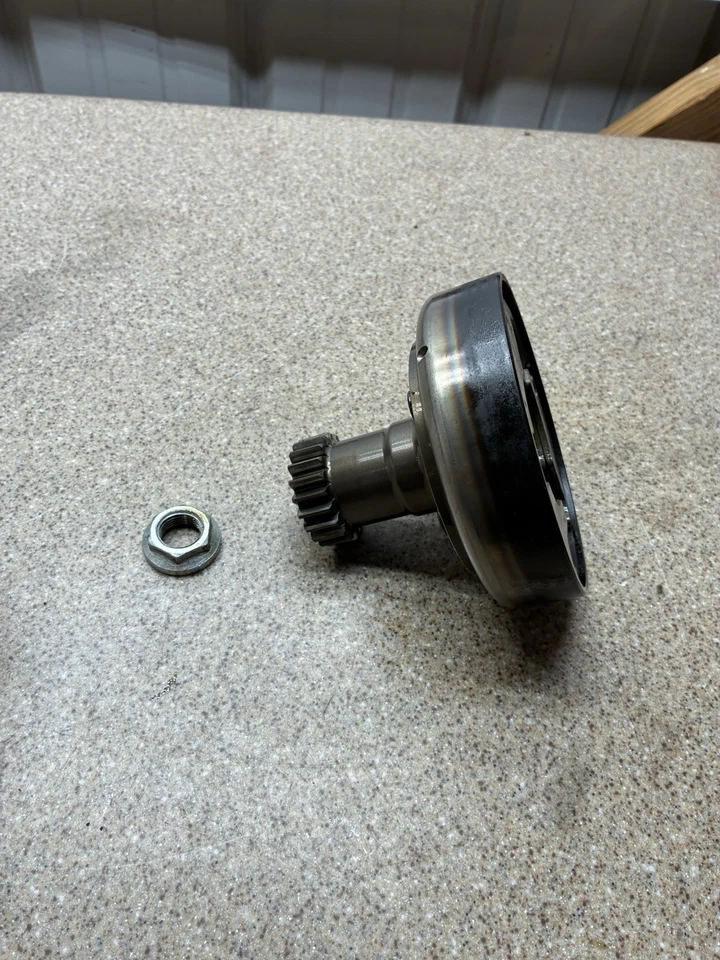 Kawasaki Bayou 220 KLF220 2000 embrague centrífugo húmedo con tuerca de carcasa Foto 2 de 4