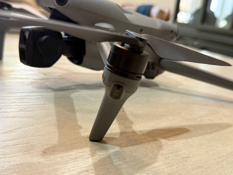 *READ* DJI Air 3 Camera Drone Only - For parts - Image 4 of 4