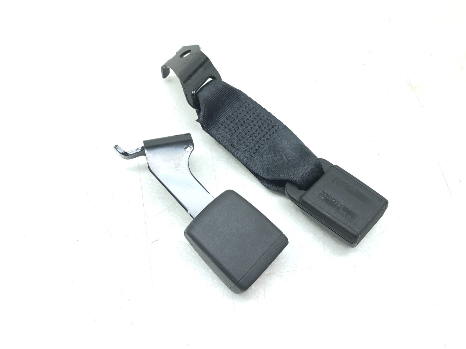 2017-2020 MASERATI LEVANTE LEFT DRIVER REAR SEAT BELT BUCKLE PAIR OEM