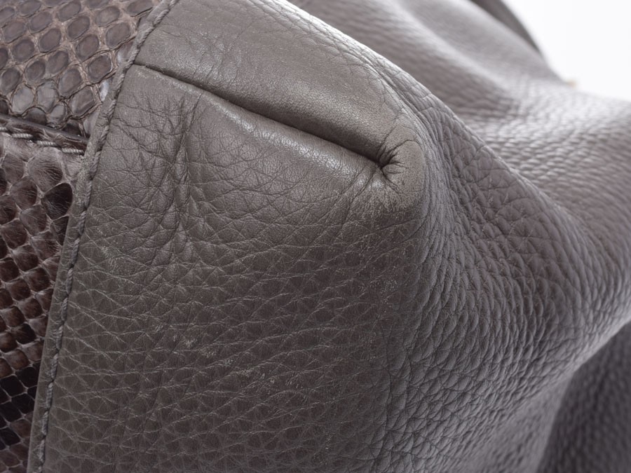 Gucci handbag gray python leather - image 7