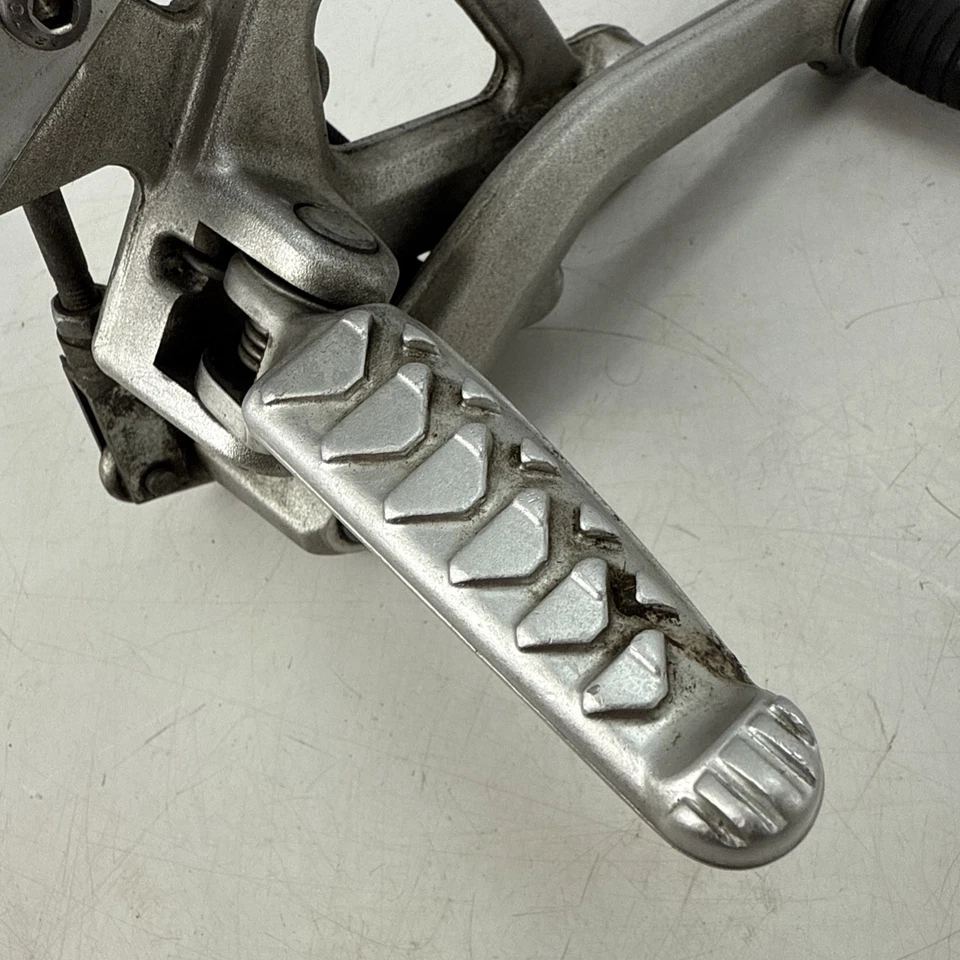 Reposapiés derecho completo Aprilia Shiver SL750 2010-2016 #YZ2 Foto 4 de 4