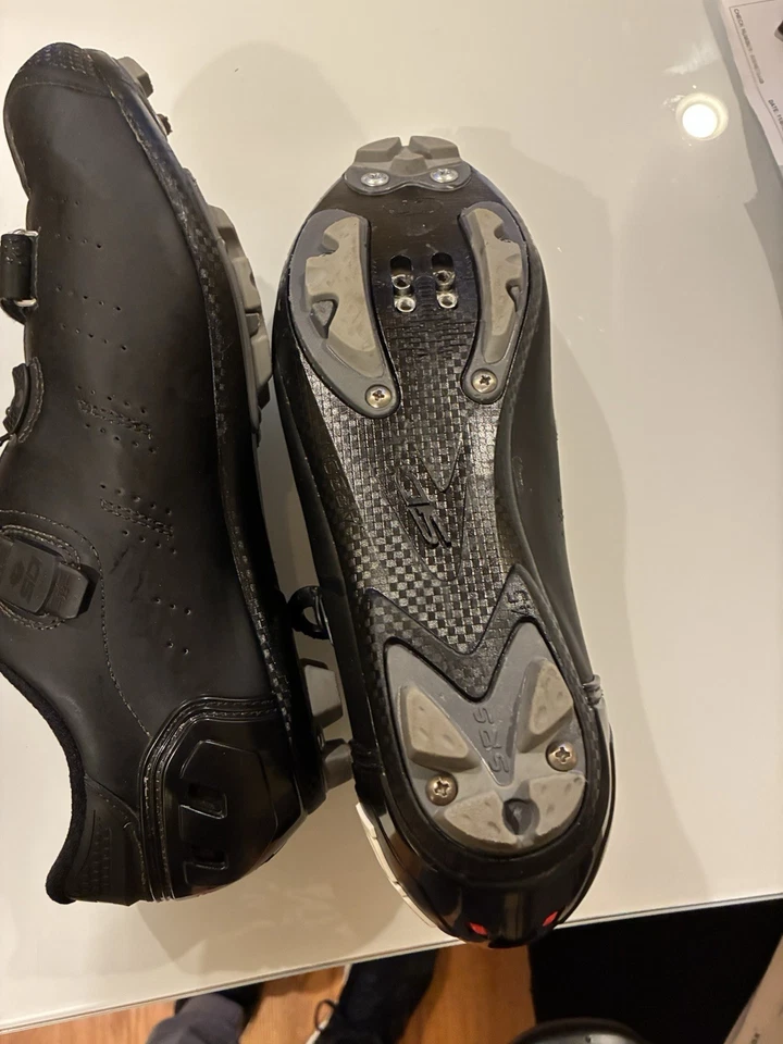 Para hombres Sidi Dragon 5 Bicicleta de Montaña MTB Zapatos Suelas de Carbono Negro 45.5 / EE. UU. 10.8 Foto 3 de 3