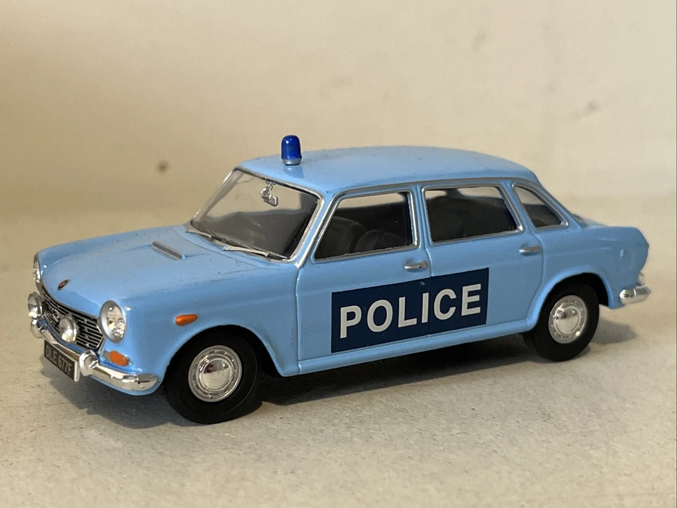 Vanguards 1/43 Scale VA08912 Austin 1800 Mk2 British Airports Police Diecast Car - Image 2 of 4