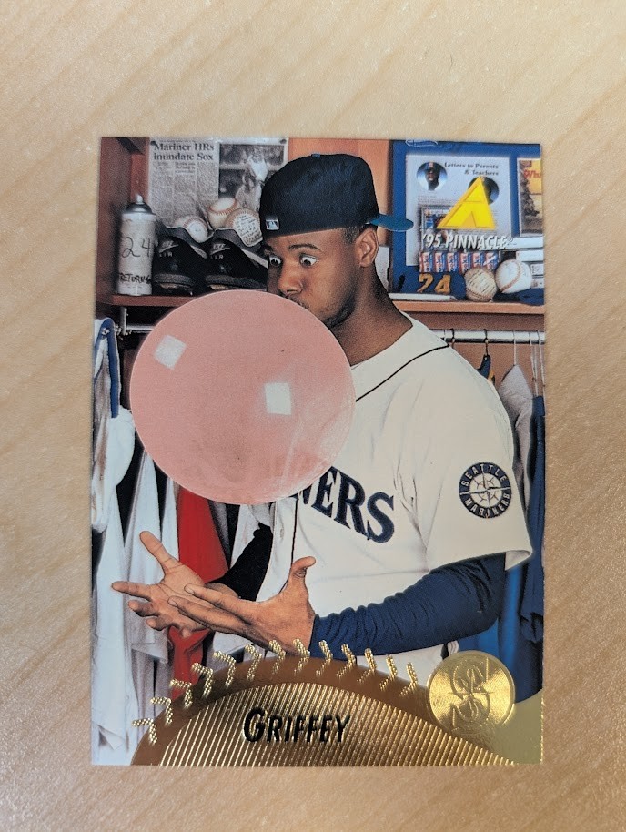 1995 Pinnacle #128 Ken Griffey Jr. Baseball Card (bubble gum) - Seattle Mariners