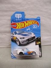 Hot Wheels 2015 Mazda MX-5 Miata Nightburnerz