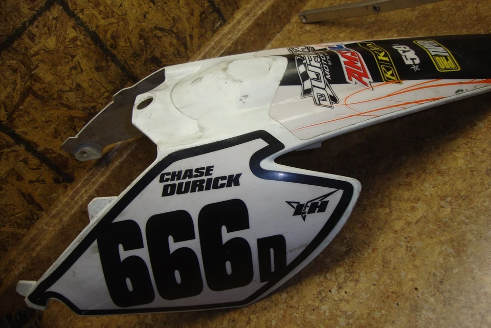 2004 KTM 85 painel traseiro para-lama plástico tampas laterais roda poço protetor de lama 05 - Imagem 3 de 3