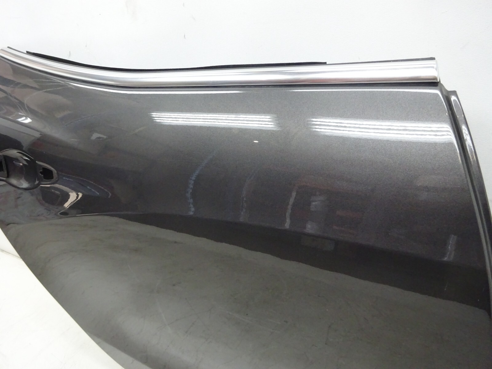 2014-2019 Maserati Ghibli Rear Right Passenger Door Shell Gray OEM DE240211